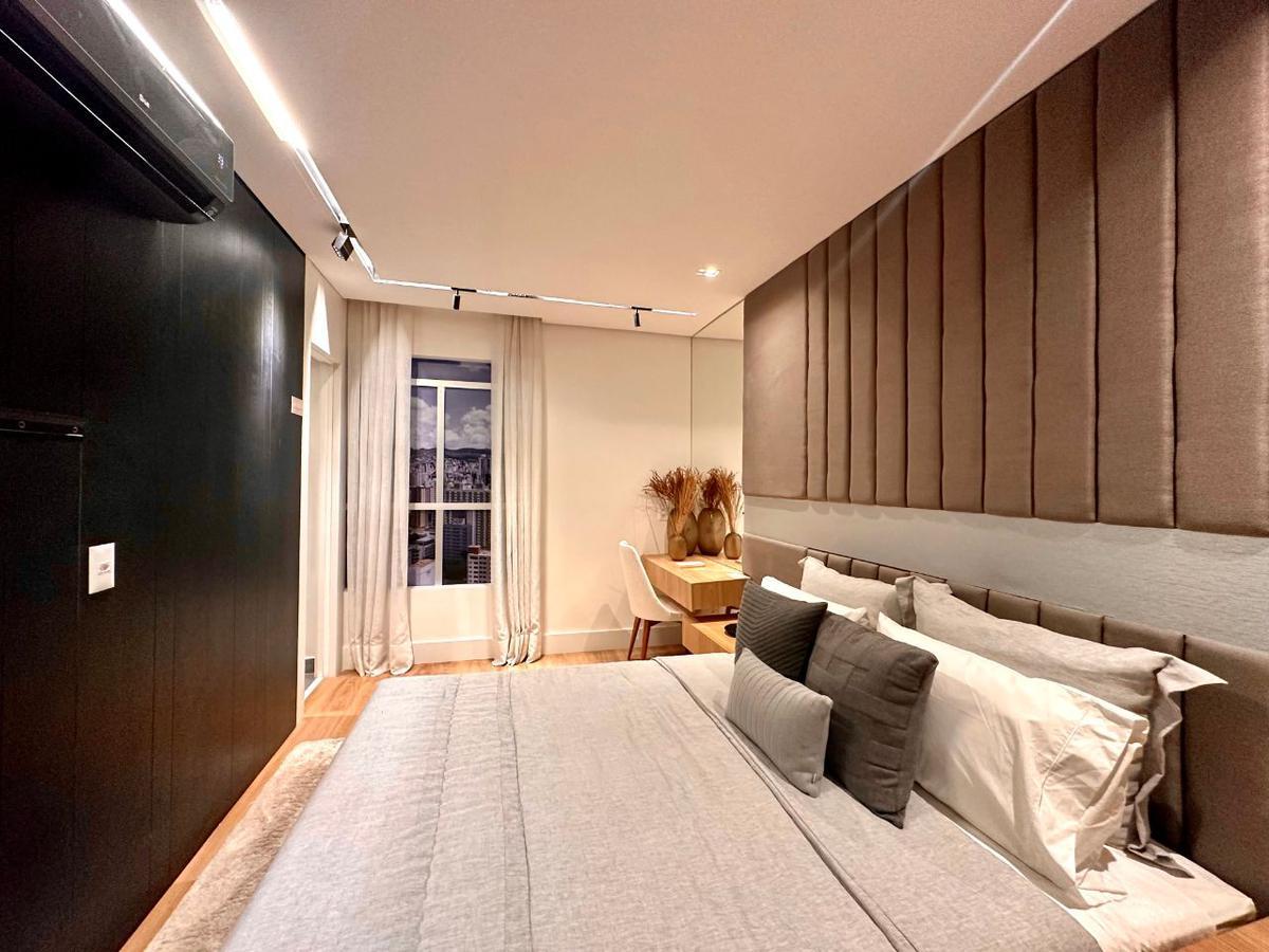 Apartamento, Funcionários, 2 Quartos, 2 Vagas, 2 Suítes