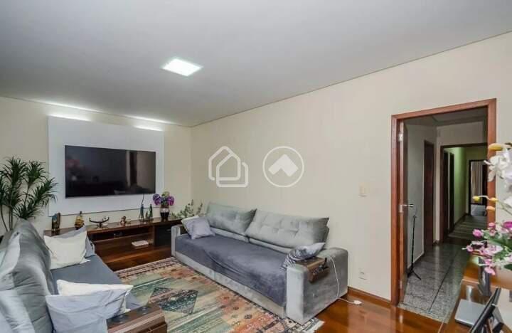 Casa, Palmeiras, 7 Quartos, 10 Vagas, 1 Suíte