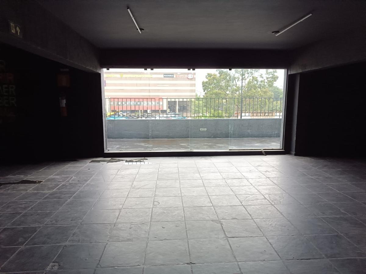 Prédio, Barreiro, 0 Quarto, 0 Vaga