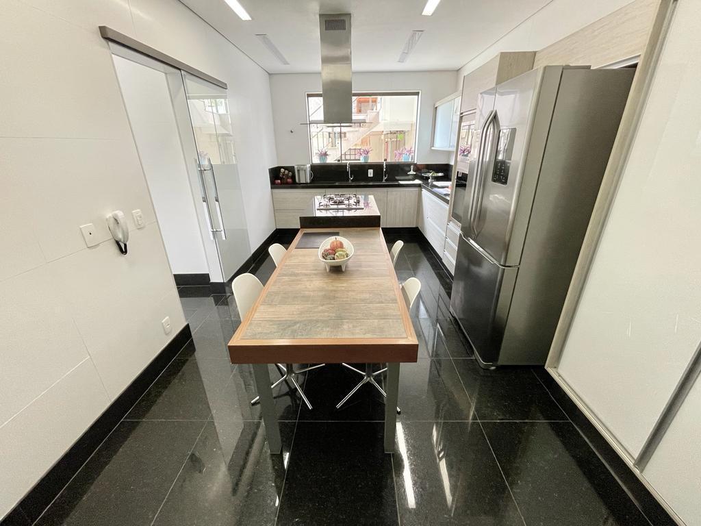 Casa, Bandeirantes (pampulha), 4 Quartos, 8 Vagas, 2 Suítes