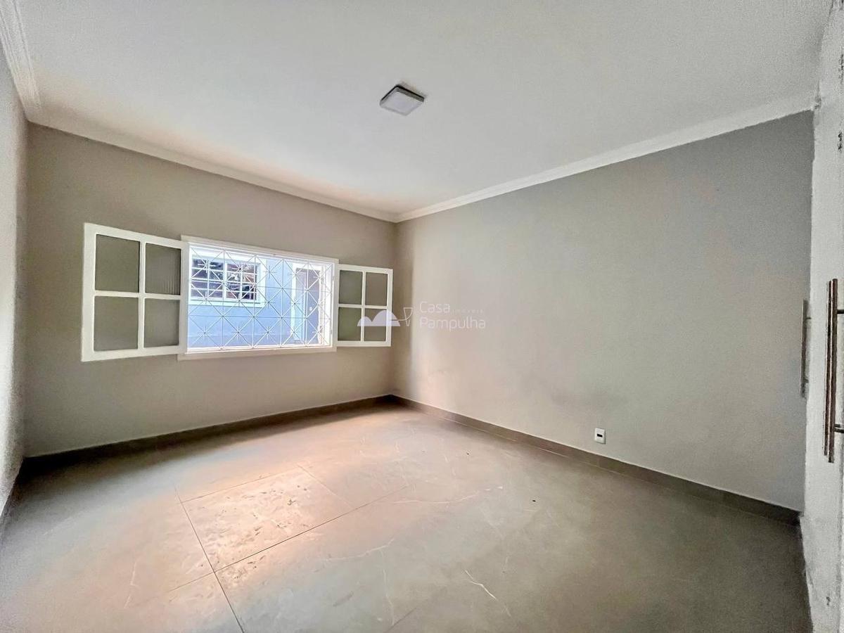 Casa, Santa Branca, 6 Quartos, 4 Vagas, 1 Suíte