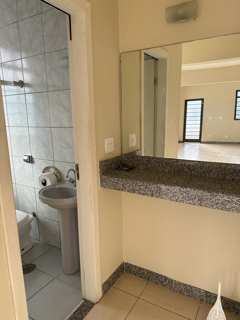 Sala, João Pinheiro