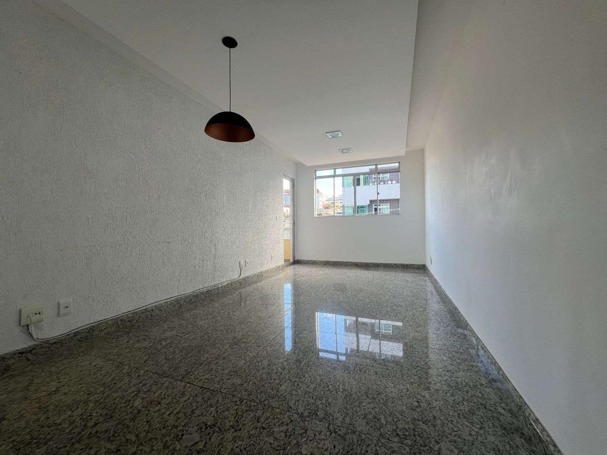 Apartamento, Sagrada Família, 3 Quartos, 2 Vagas, 1 Suíte