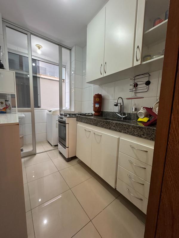 Apartamento, Sagrada Família, 2 Quartos, 1 Vaga, 1 Suíte