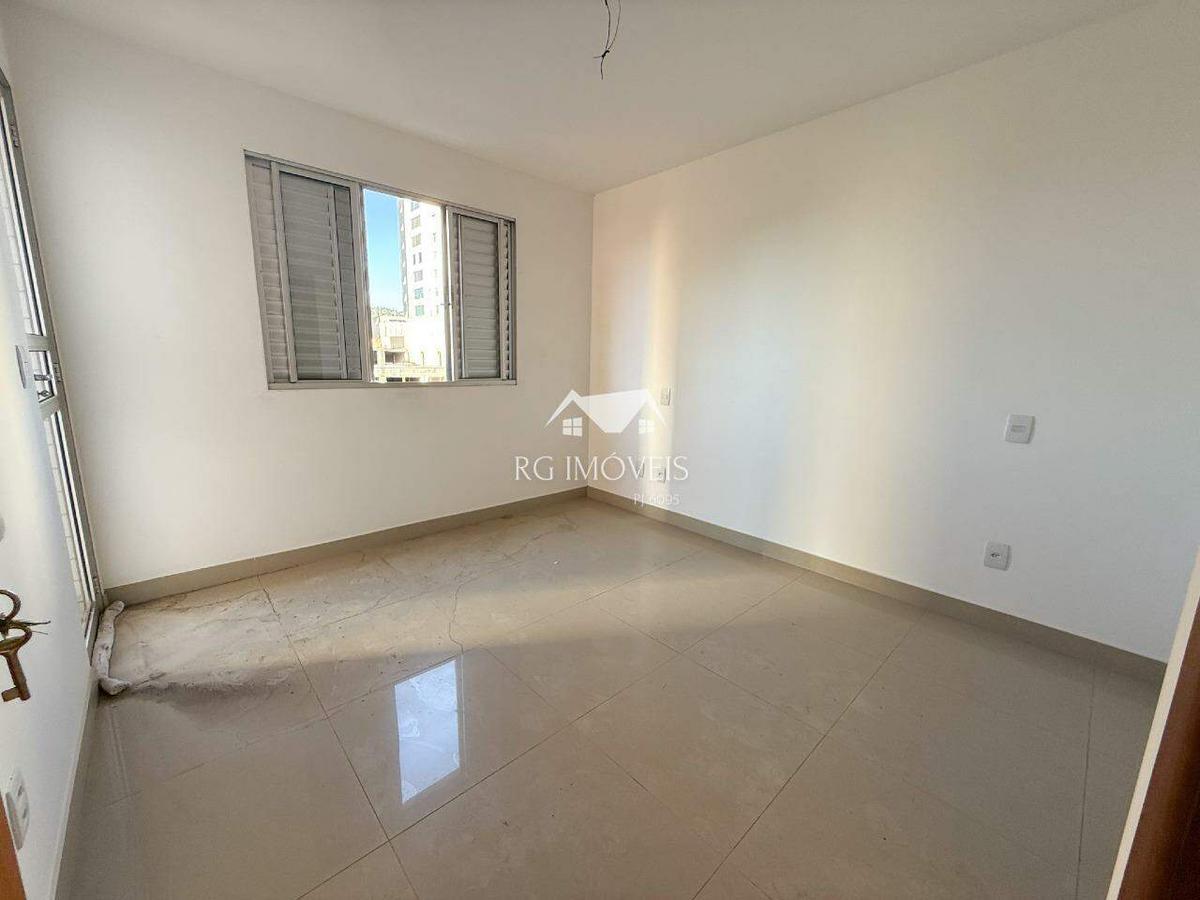 Apartamento, Barreiro, 3 Quartos, 2 Vagas, 1 Suíte