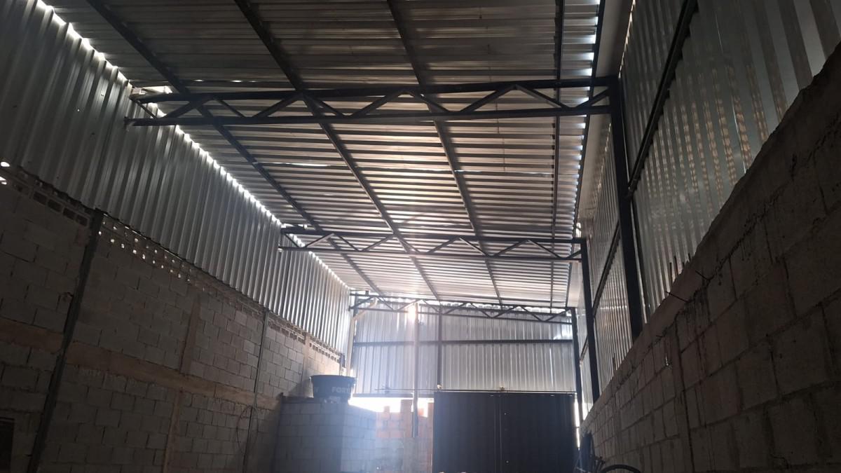 Galpão, Das Industrias I (barreiro), 0 Quarto, 0 Vaga