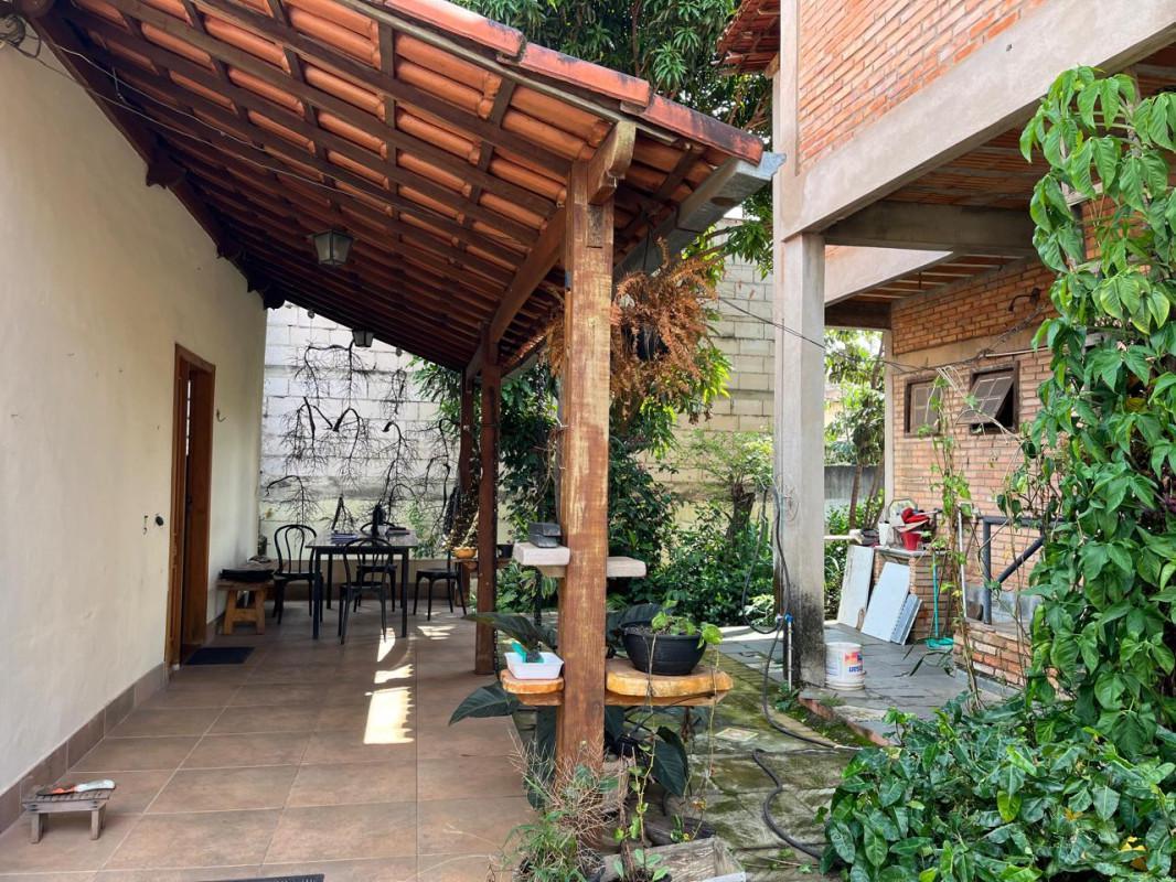 Casa, Santa Efigênia, 6 Quartos, 6 Vagas, 1 Suíte