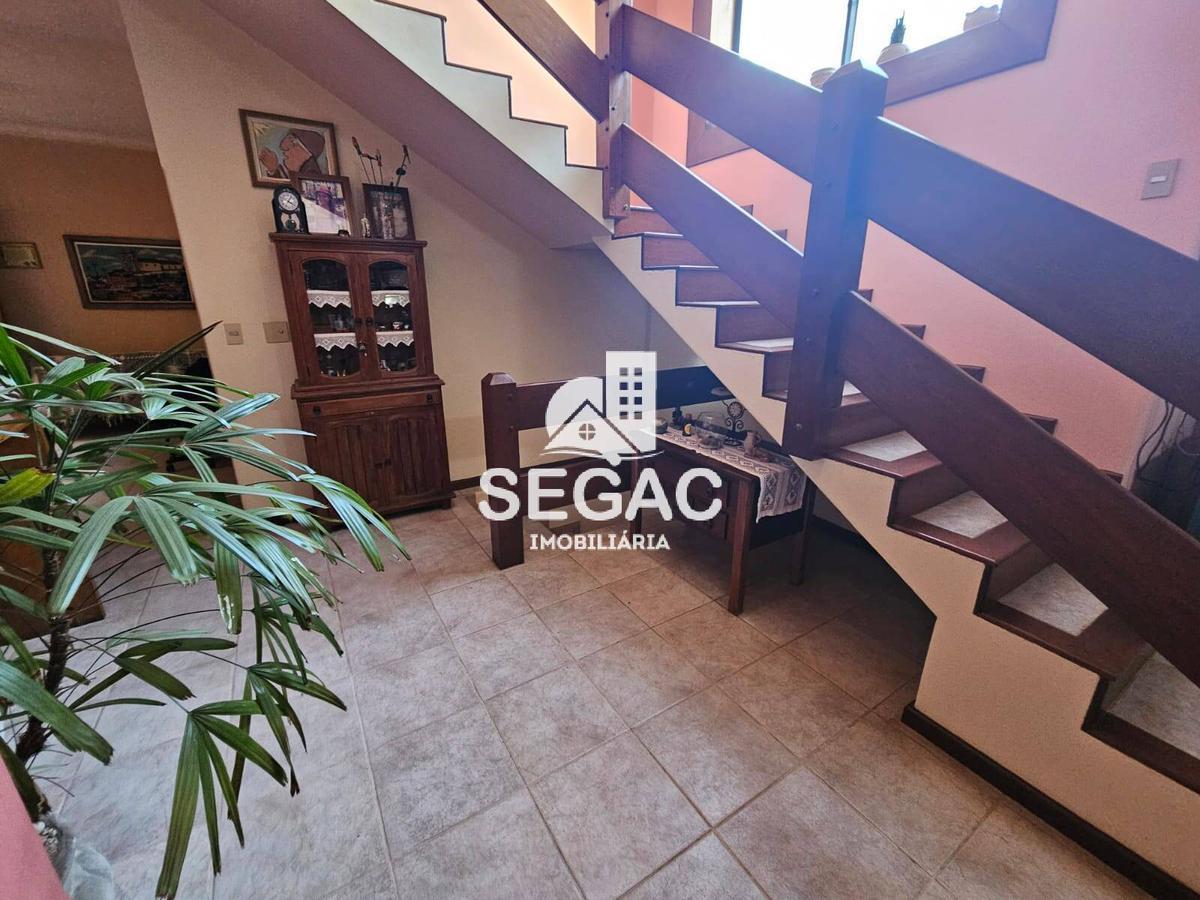 Casa, Nova Suíssa, 3 Quartos, 5 Vagas, 1 Suíte