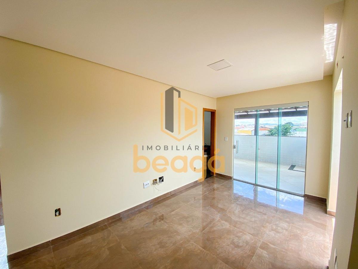 Cobertura, Arvoredo, 3 Quartos, 2 Vagas, 1 Suíte