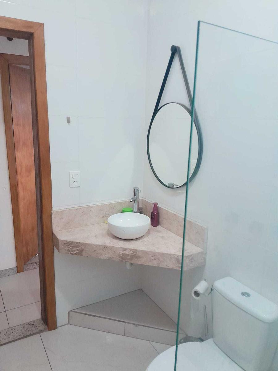 Casa, Europa, 3 Quartos, 0 Vaga, 1 Suíte