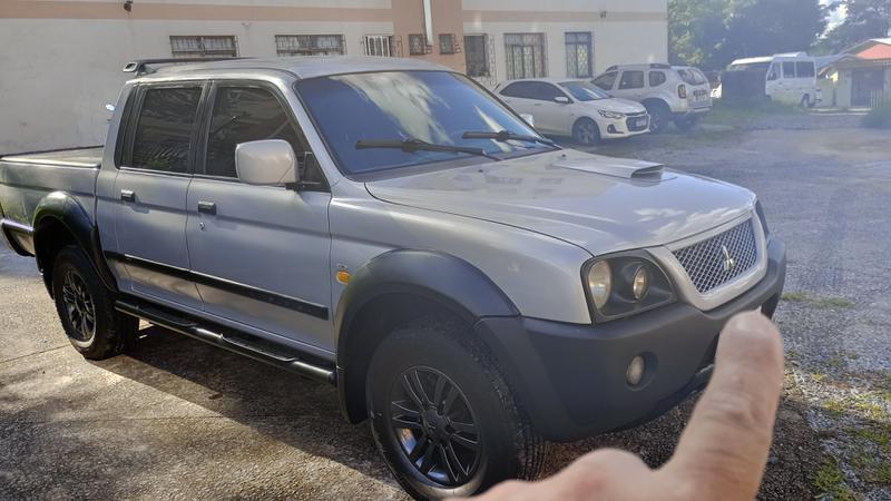 Mitsubishi L200 Outdoor Hpe 2.5 4x4 CD T.dies. Mec.