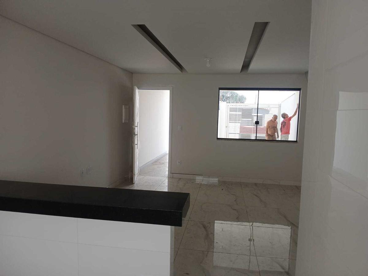 Casa, Floramar, 3 Quartos, 2 Vagas, 1 Suíte
