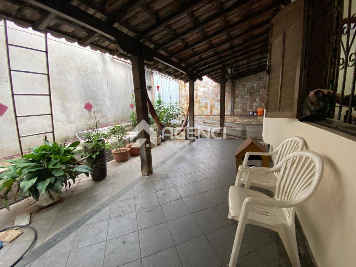 Casa, Camargos, 3 Quartos, 0 Vaga, 1 Suíte