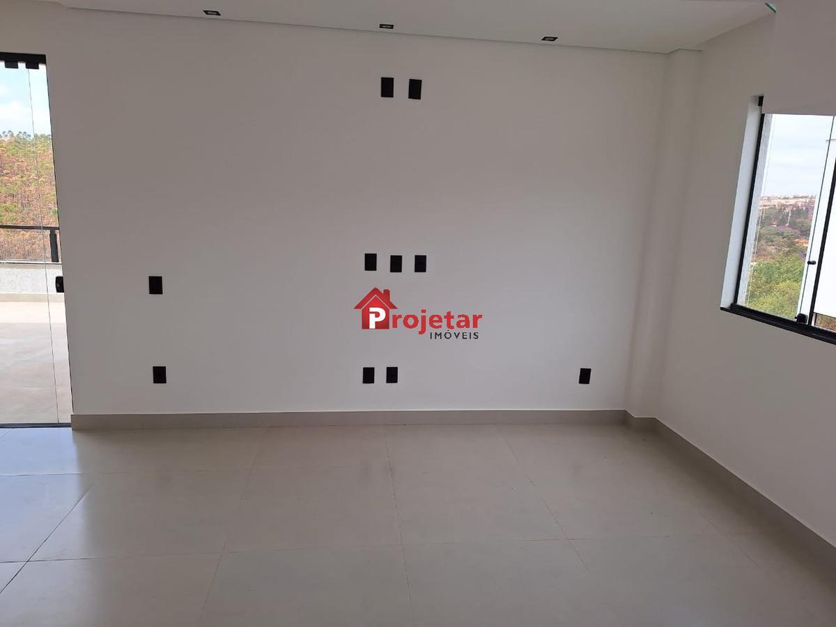 Casa, Água Limpa, 4 Quartos, 6 Vagas, 3 Suítes