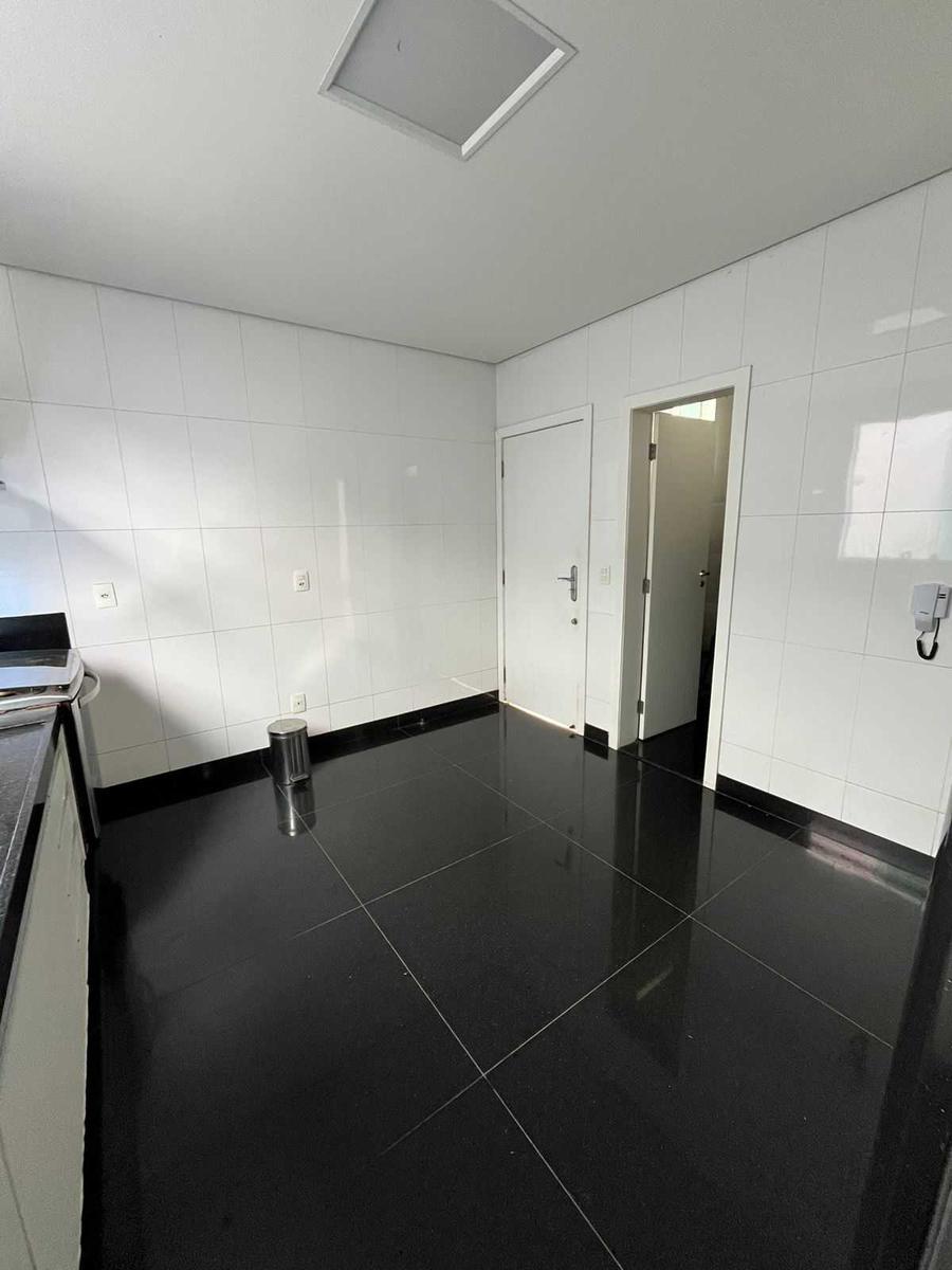 Casa, Paquetá, 4 Quartos, 8 Vagas, 4 Suítes