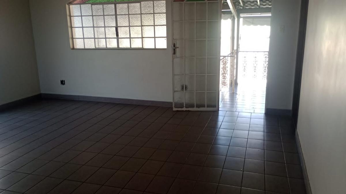 Casa, Santa Cruz, 3 Quartos, 4 Vagas, 1 Suíte