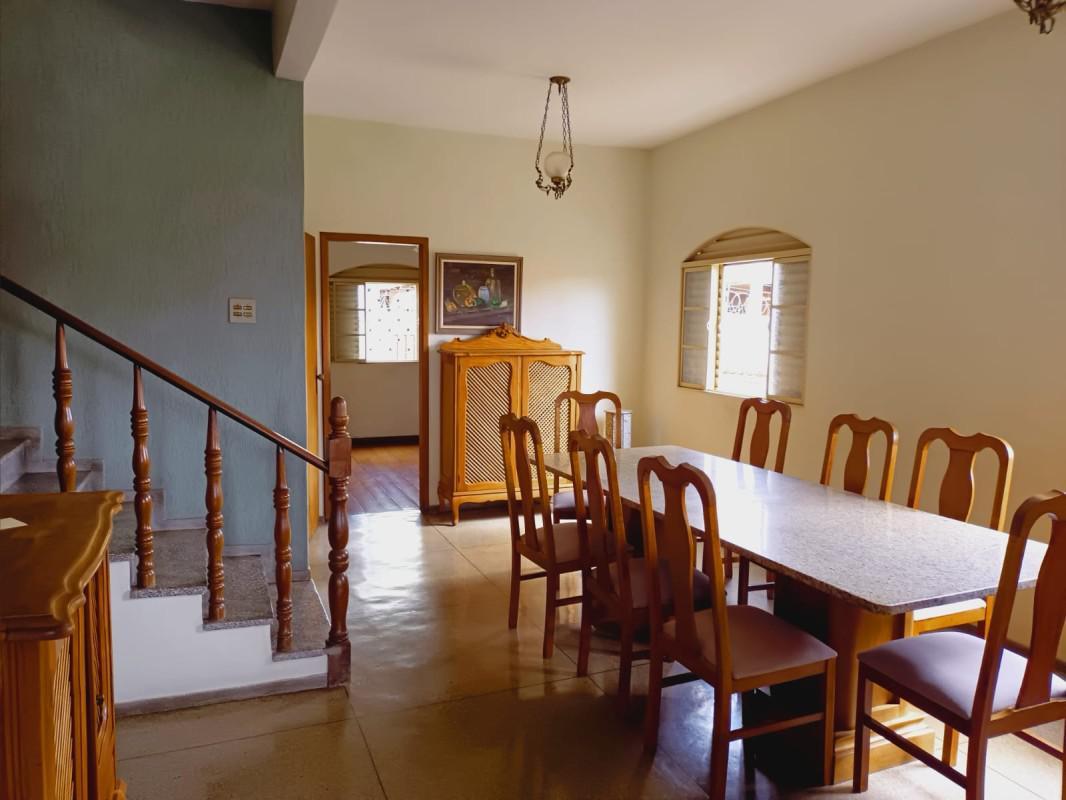 Casa, Carlos Prates, 7 Quartos, 8 Vagas