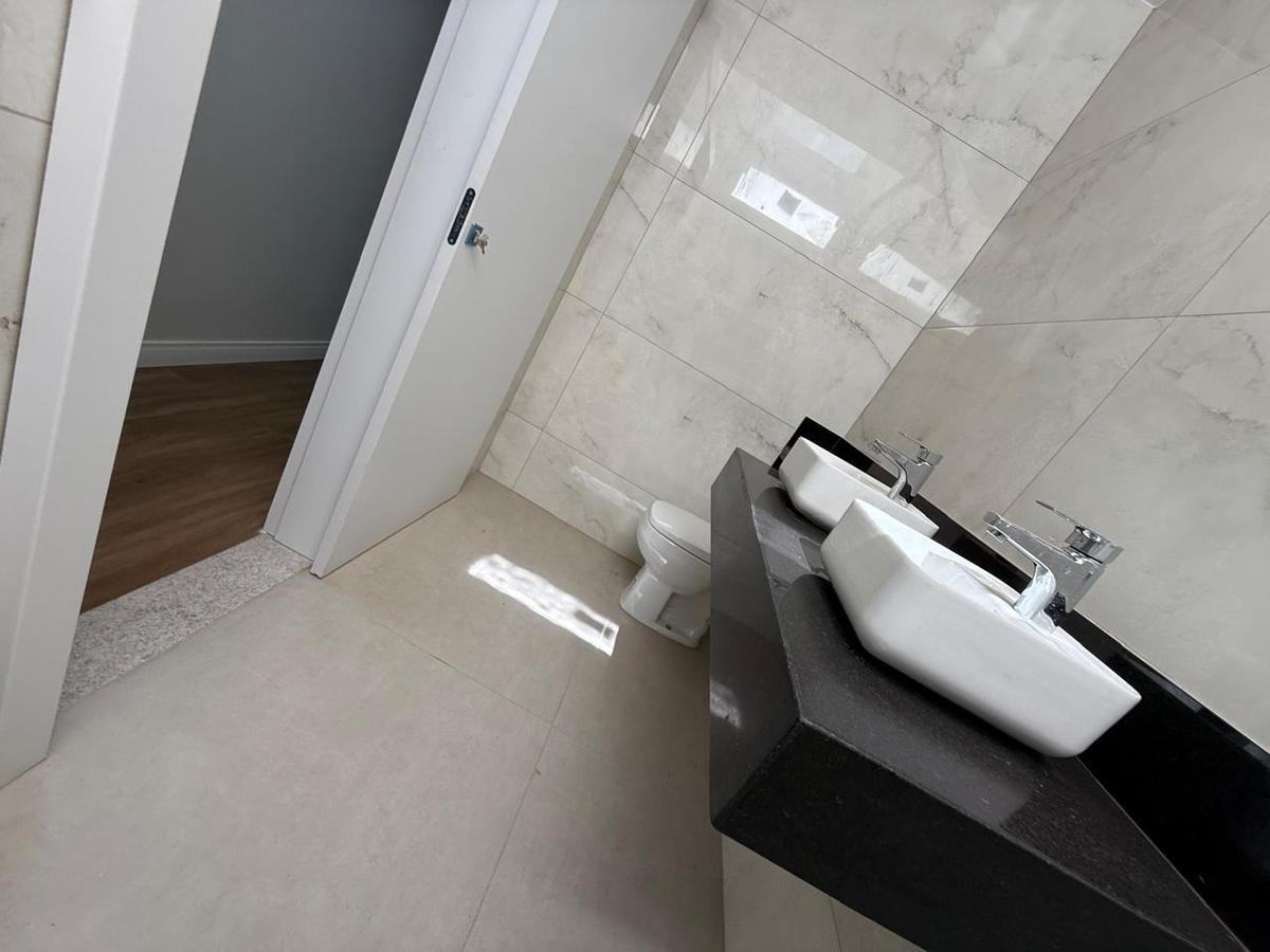 Casa, Nova Floresta, 4 Quartos, 3 Vagas, 2 Suítes