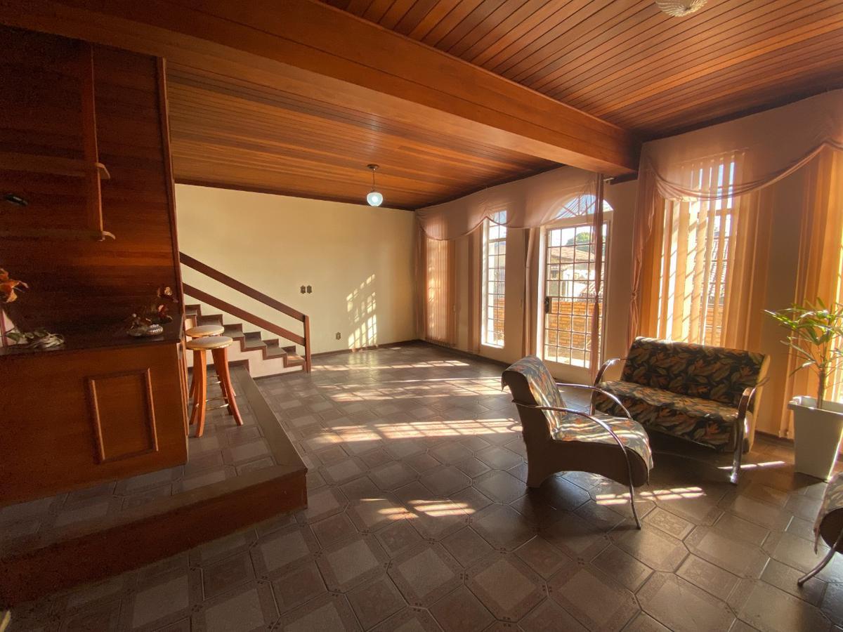 Casa, Vila Pérola, 4 Quartos, 5 Vagas, 1 Suíte