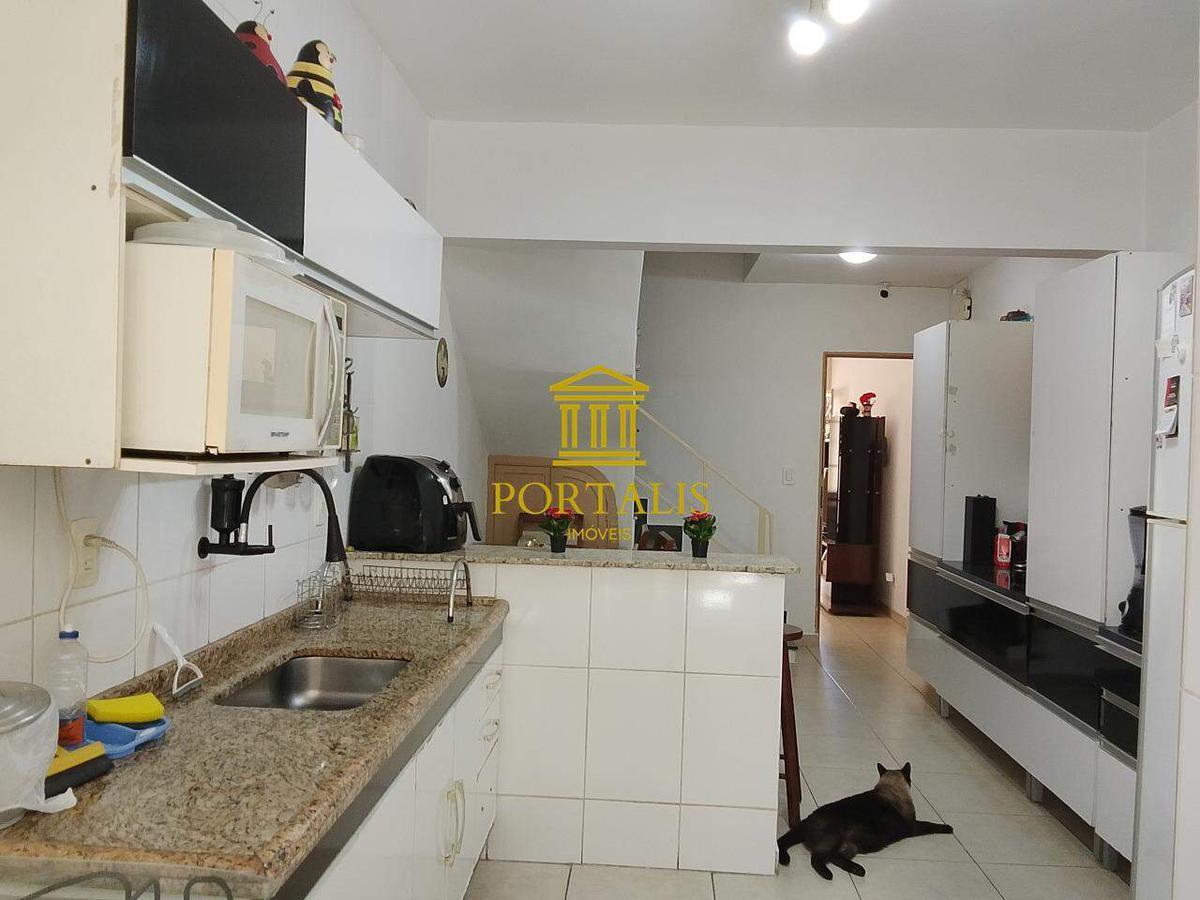 Casa, Esplanada, 4 Quartos, 1 Vaga, 1 Suíte