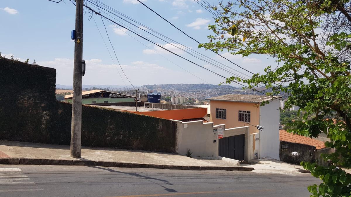 Casa Comercial, Califórnia, 3 Quartos, 12 Vagas
