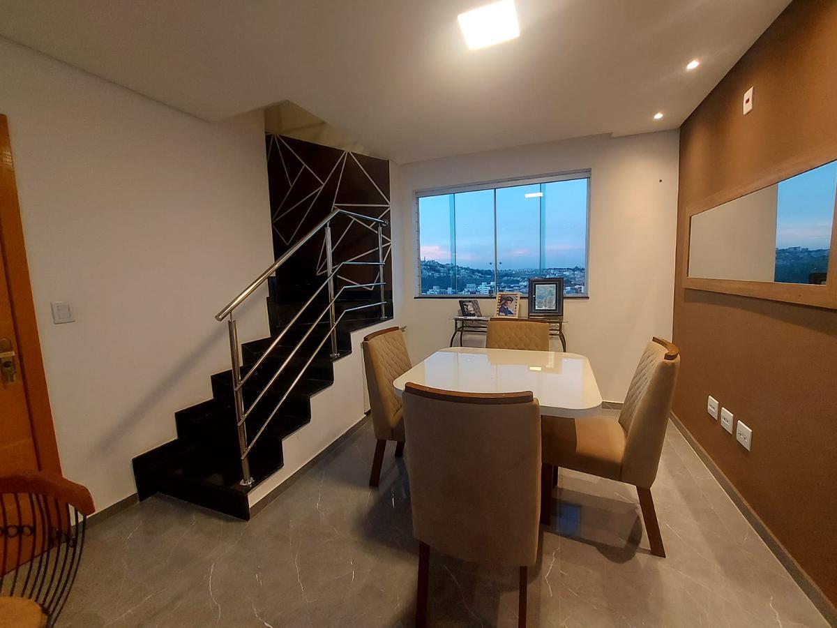 Cobertura, Arvoredo, 4 Quartos, 0 Vaga, 1 Suíte