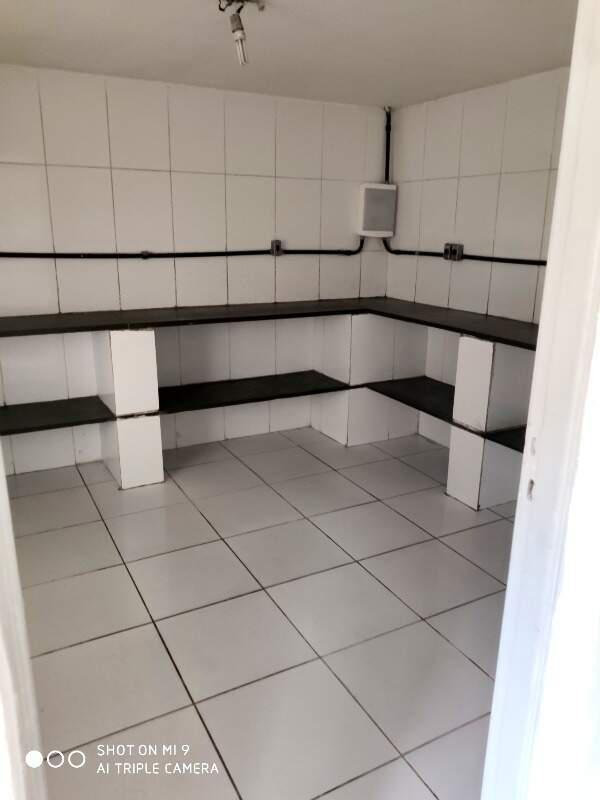 Casa Comercial, Funcionários, 0 Quarto, 0 Vaga