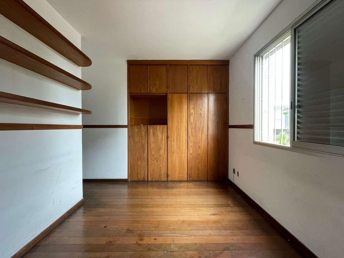 Apartamento, Funcionários, 4 Quartos, 2 Vagas, 1 Suíte