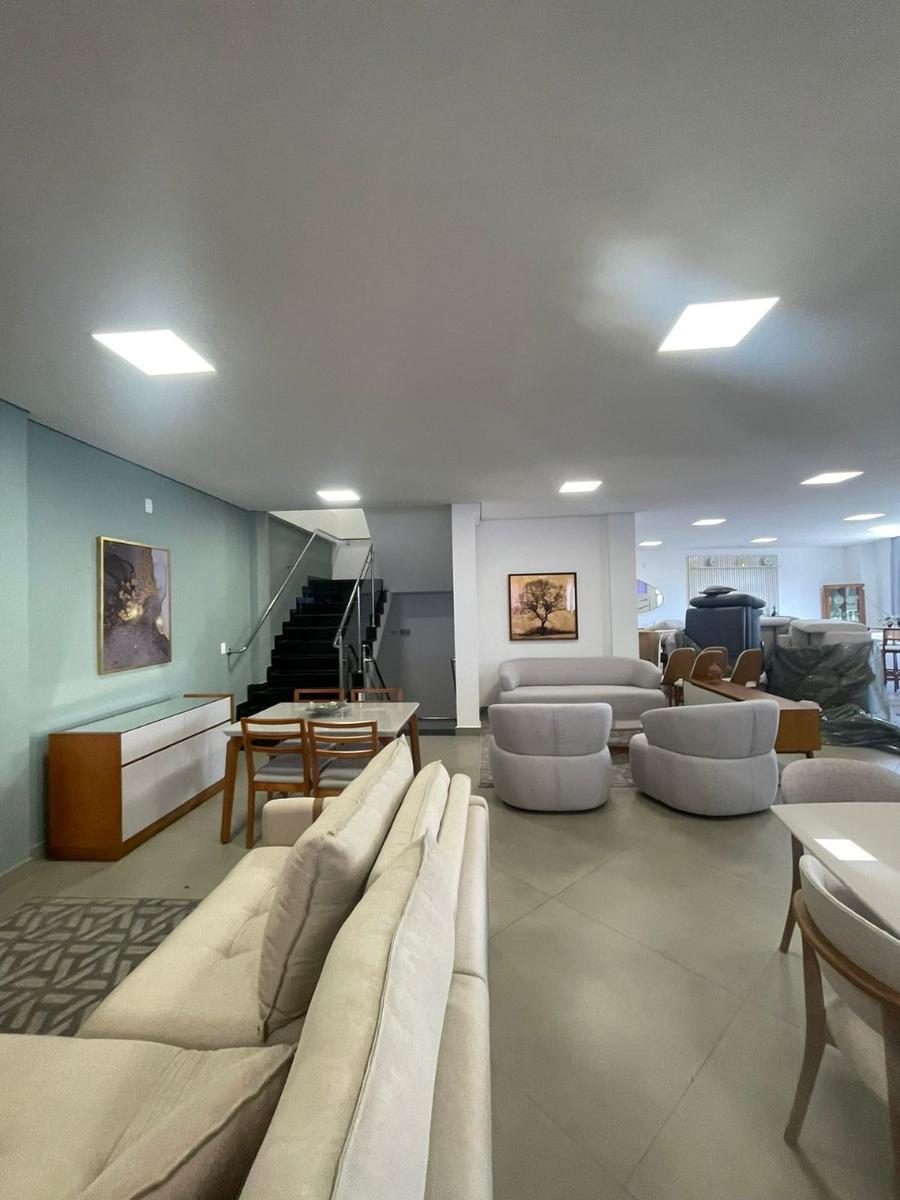 Prédio, Floresta, 0 Quarto, 10 Vagas