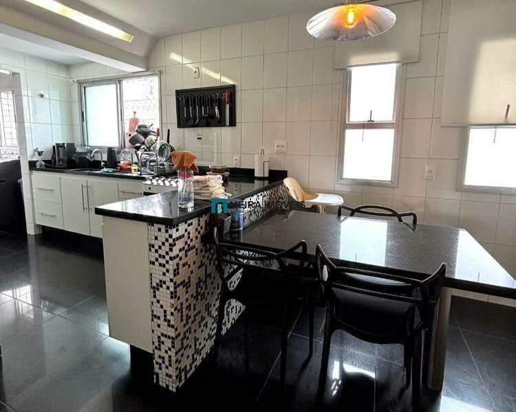 Cobertura, Funcionários, 4 Quartos, 4 Vagas, 2 Suítes