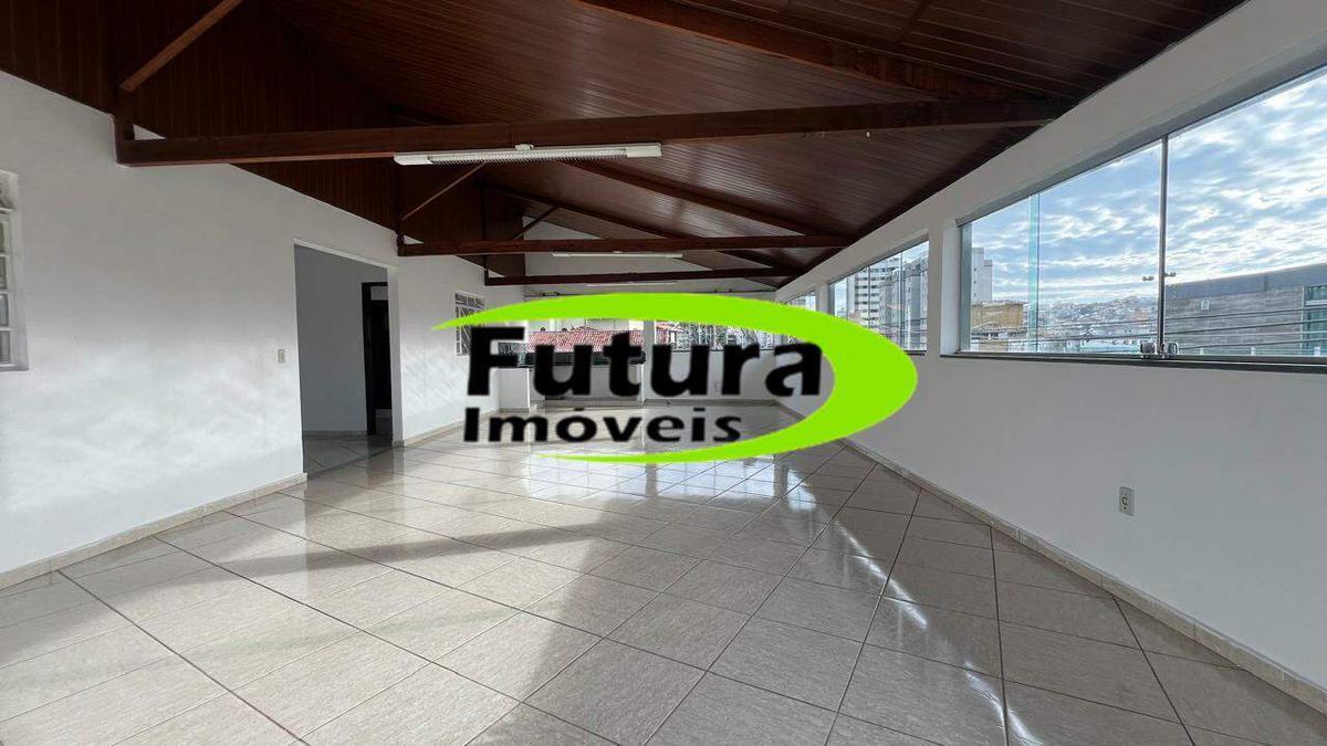 Casa, Miramar (barreiro), 4 Quartos, 2 Vagas, 2 Suítes