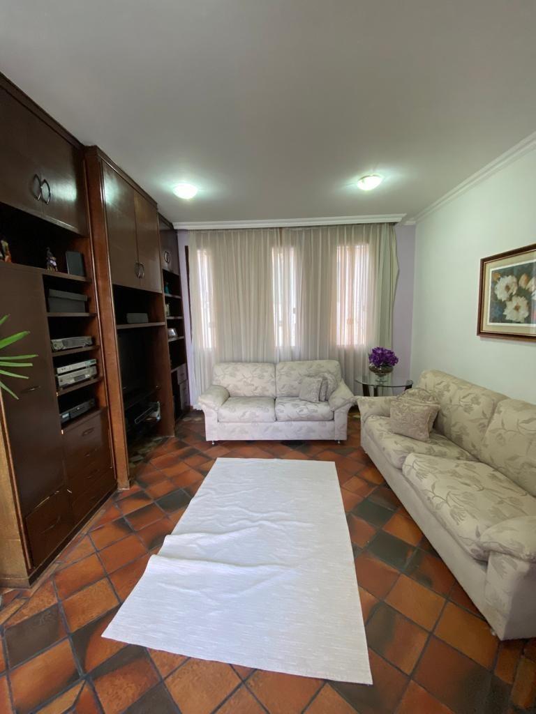 Casa, Castelo, 5 Quartos, 4 Vagas, 1 Suíte