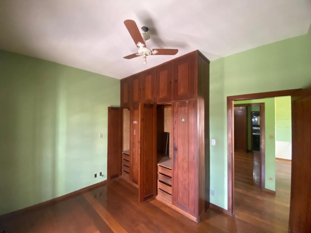 Casa, Centro, 3 Quartos, 6 Vagas, 1 Suíte