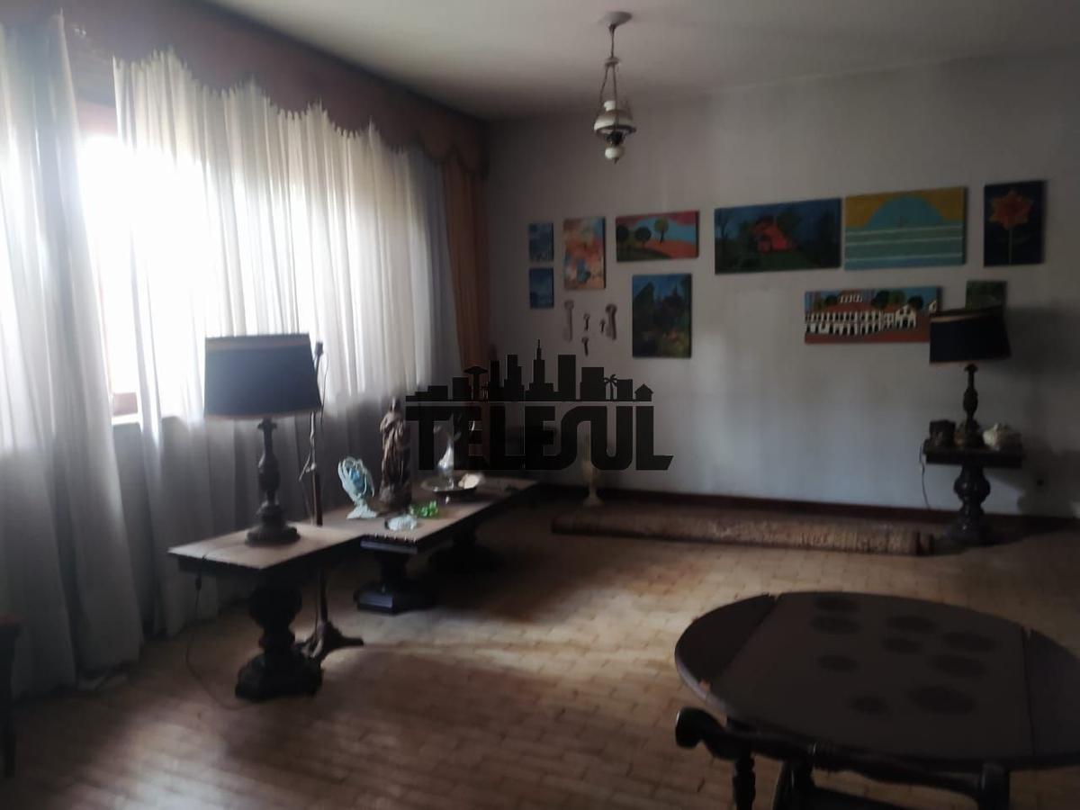 Casa, Centro, 4 Quartos, 0 Vaga, 1 Suíte