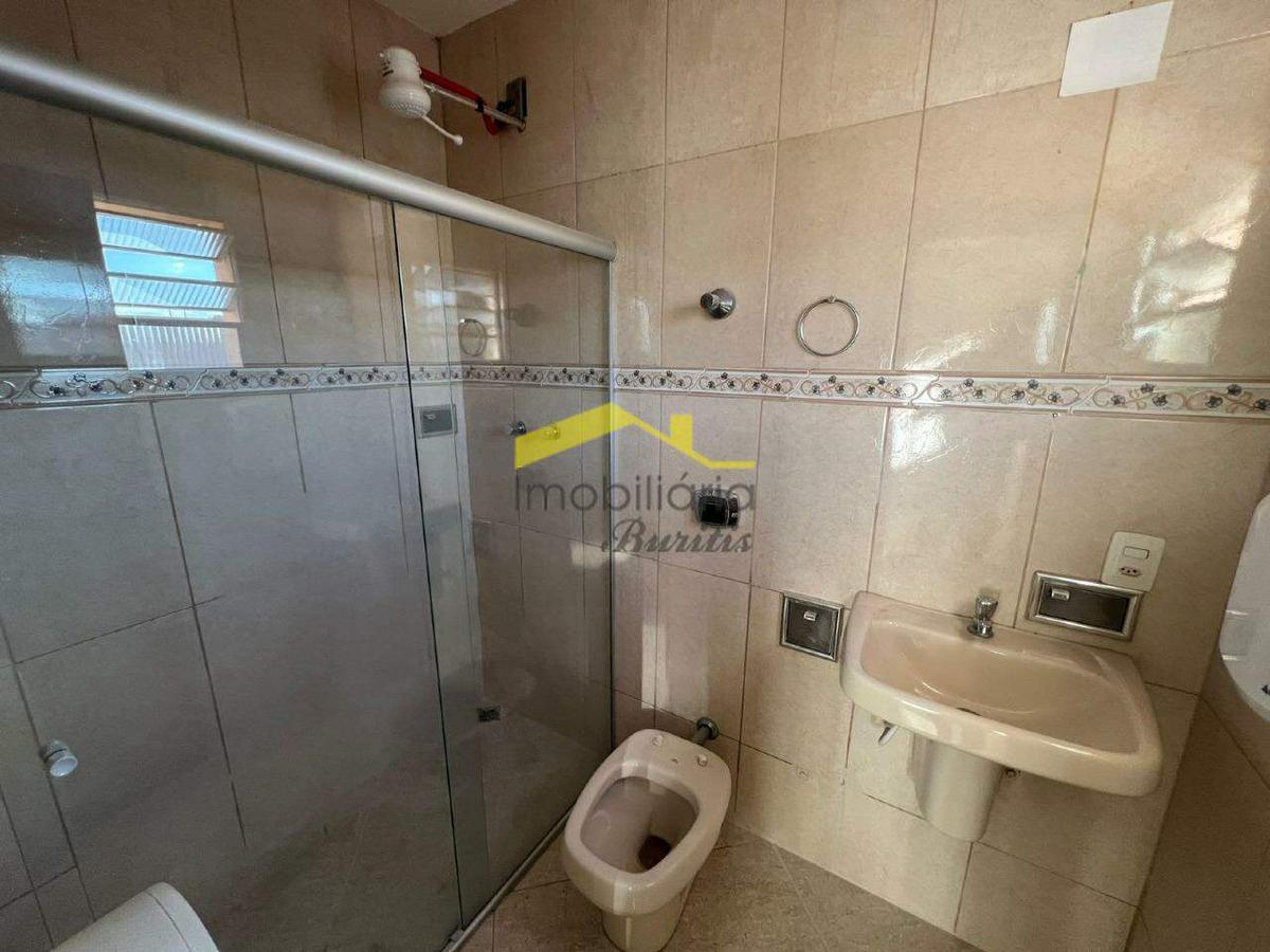 Casa, Cinquentenário, 3 Quartos, 2 Vagas, 1 Suíte