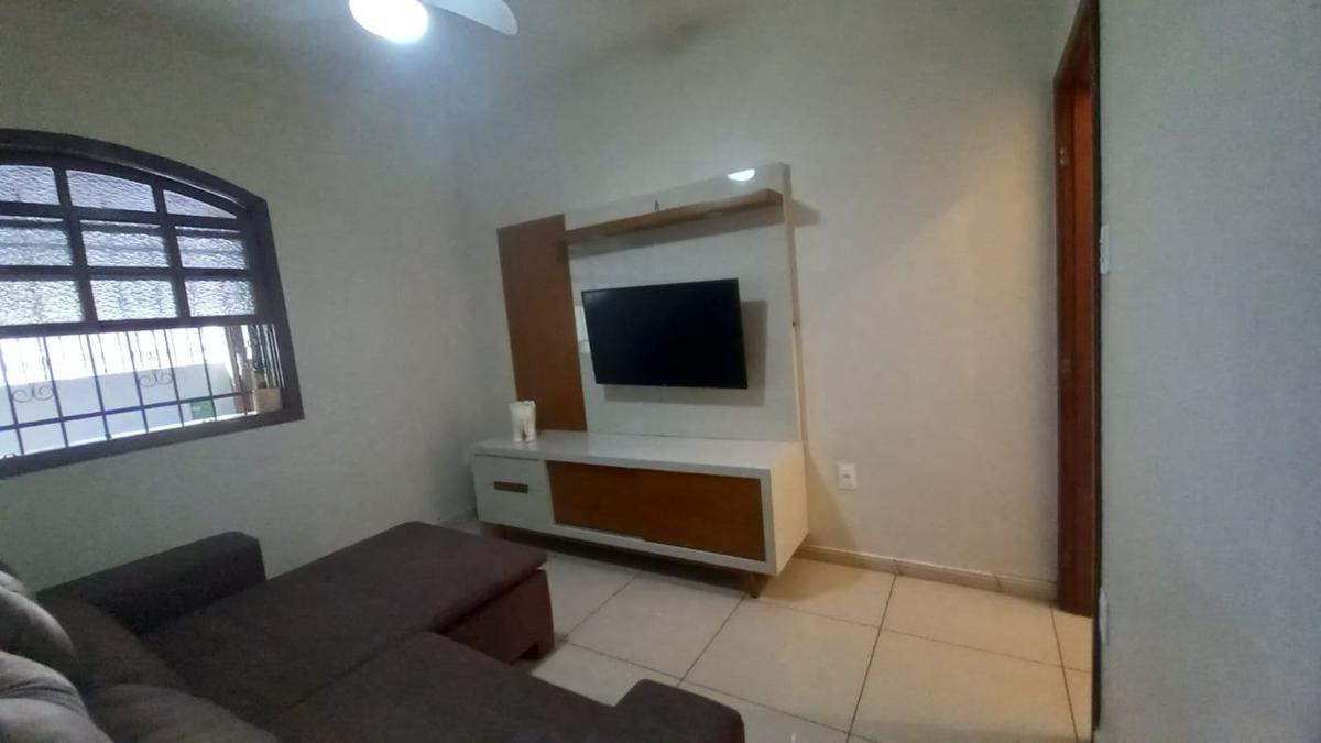 Casa, Cachoeirinha, 5 Quartos, 3 Vagas, 1 Suíte