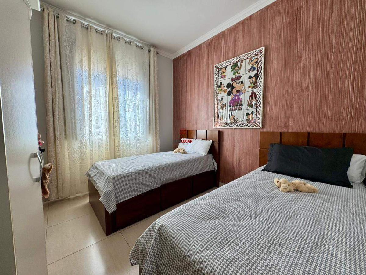 Casa, Miramar (barreiro), 4 Quartos, 3 Vagas, 1 Suíte