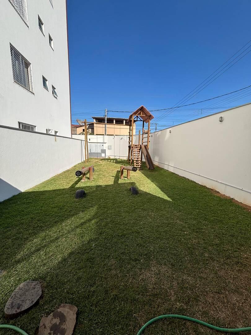 Apartamento, Amaro Lanari, 2 Quartos, 1 Vaga, 1 Suíte