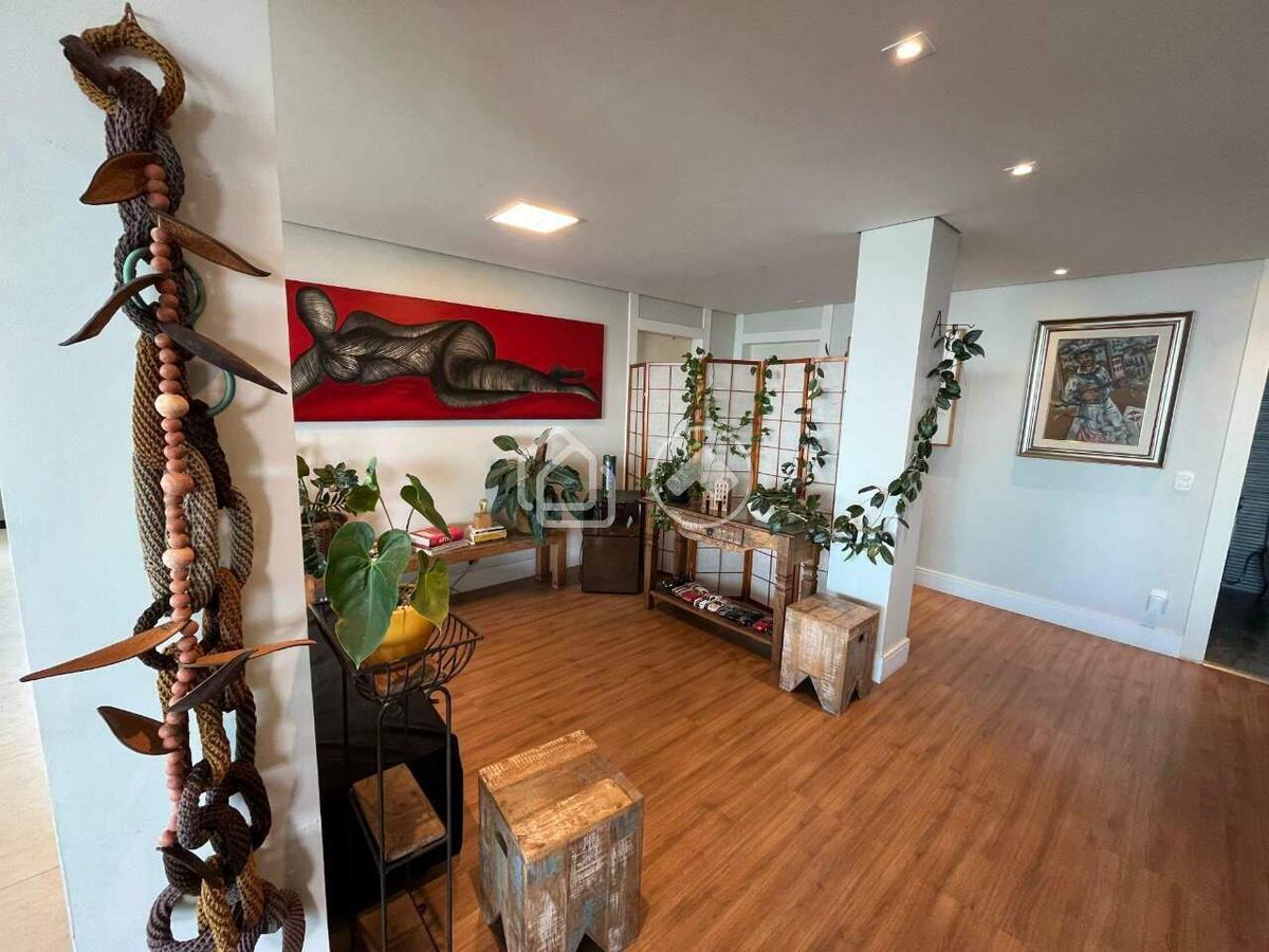 Casa, Buritis, 4 Quartos, 7 Vagas, 3 Suítes