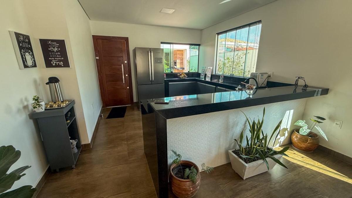 Casa, Ingá Alto, 3 Quartos, 4 Vagas, 1 Suíte