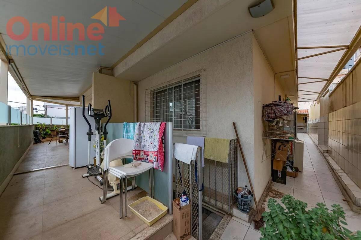 Casa, Gutierrez, 4 Quartos, 0 Vaga, 3 Suítes