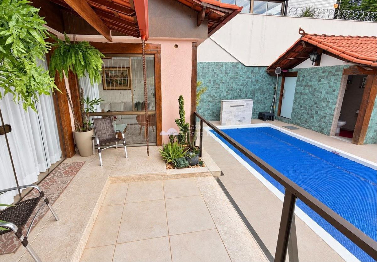 Casa, Planalto, 4 Quartos, 3 Vagas, 3 Suítes