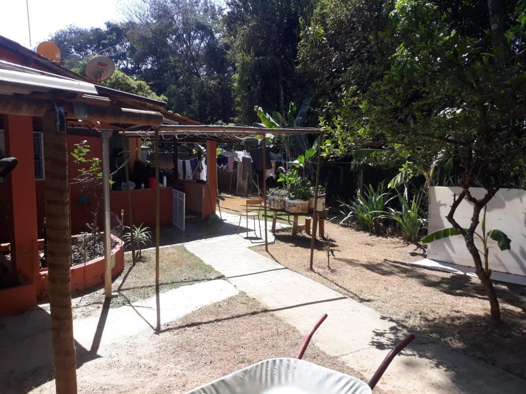 Casa, Casa Branca, 2 Quartos, 4 Vagas, 1 Suíte