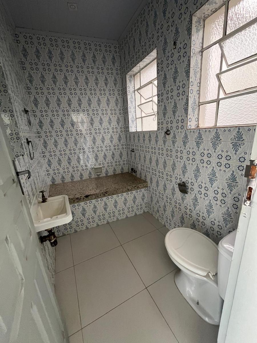 Casa, Centro, 5 Quartos, 0 Vaga, 1 Suíte
