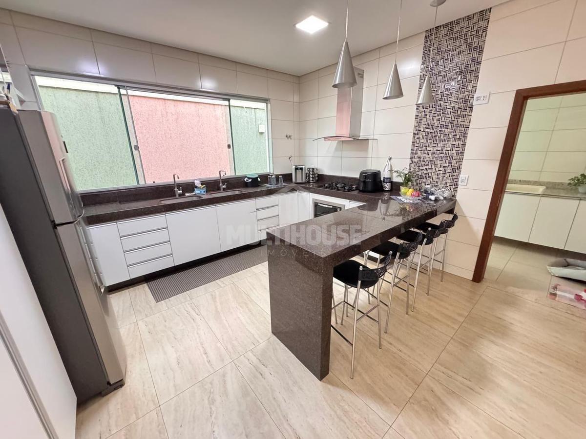 Casa, Condomínio Estância Silveira, 3 Quartos, 6 Vagas, 1 Suíte