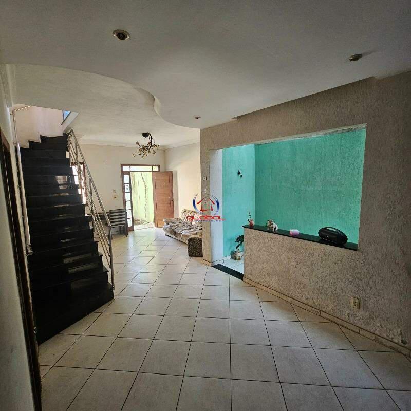 Casa, Ouro Preto, 4 Quartos, 2 Vagas, 2 Suítes