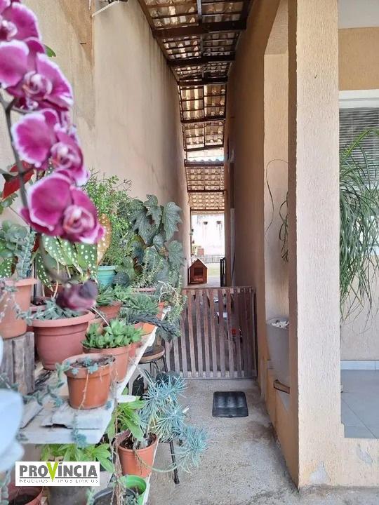 Casa, Floresta Encantada, 2 Quartos, 3 Vagas