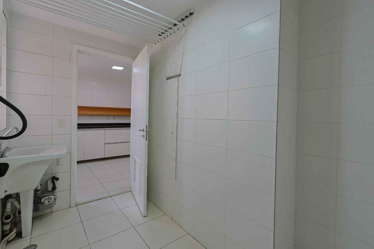 Sala, Vila da Serra, 4 Quartos, 3 Vagas, 3 Suítes