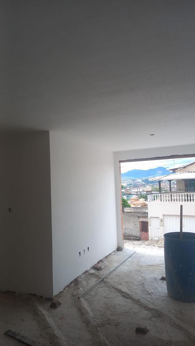Cobertura, Tirol (barreiro), 3 Quartos, 2 Vagas, 1 Suíte