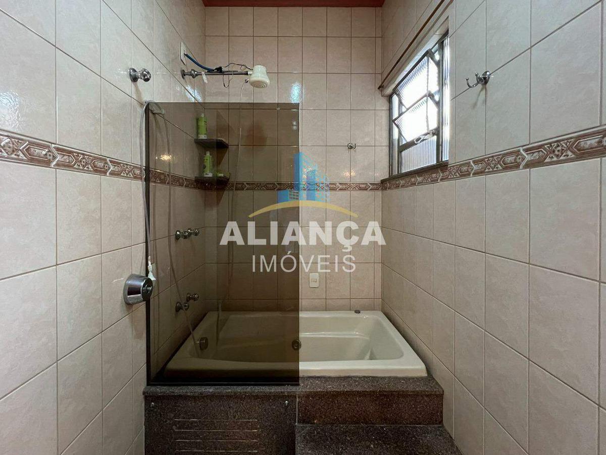 Casa, Centro, 4 Quartos, 1 Vaga, 1 Suíte